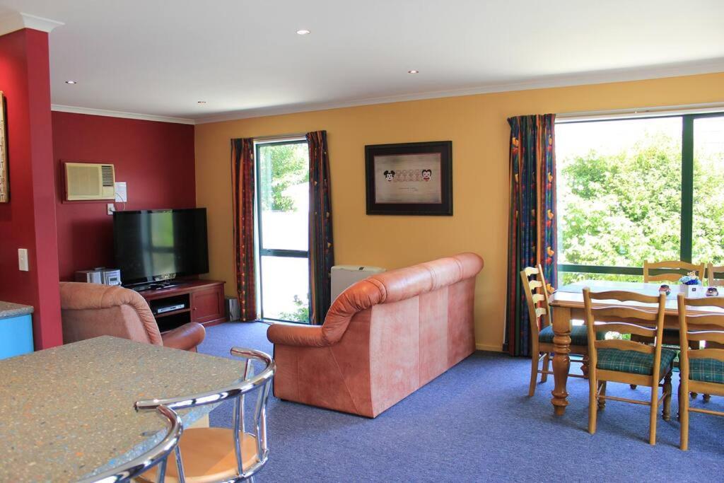 Popular Family And Pet Friendly Modern Cosy Bach Wifi Villa Hanmer Springs Exterior photo